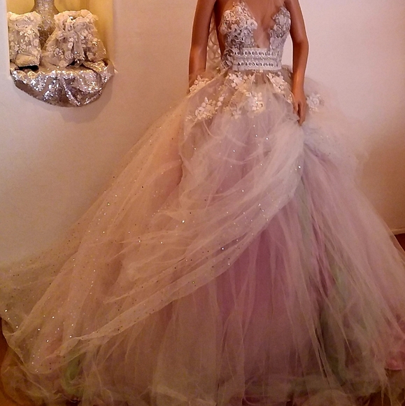 CECILIA Ivory Lace Tulle Wedding Ballgown Set - Picture 2 of 14